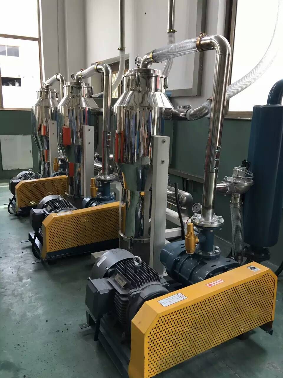 我們生產(chǎn)銷售的真空泵保供，羅茨式真空泵